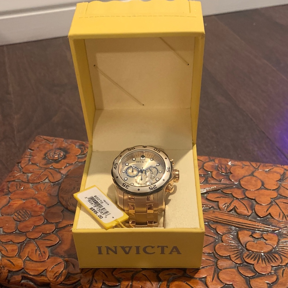 Invicta Pro Diver Scuba Men’s Watch Quartz Gold Black Chronograph Model 0074